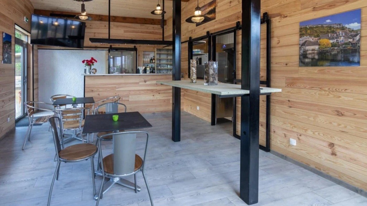 Photo of Others in Levier