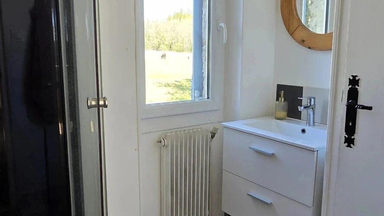 Photo of Bathroom in Saint-Laurent-du-Verdon