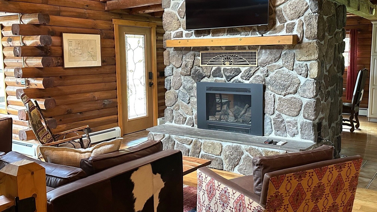 Photo of Livingroom in Boalsburg