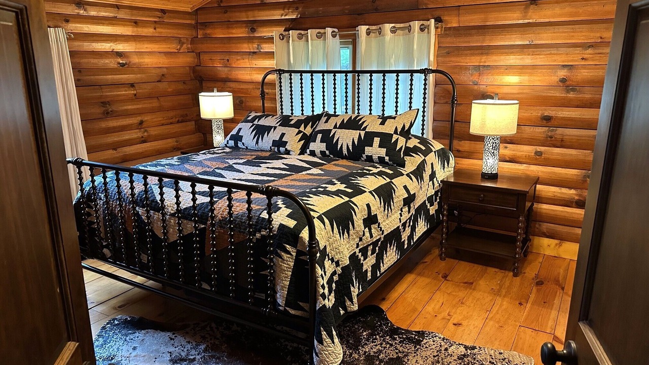 Photo of Bedroom in Boalsburg