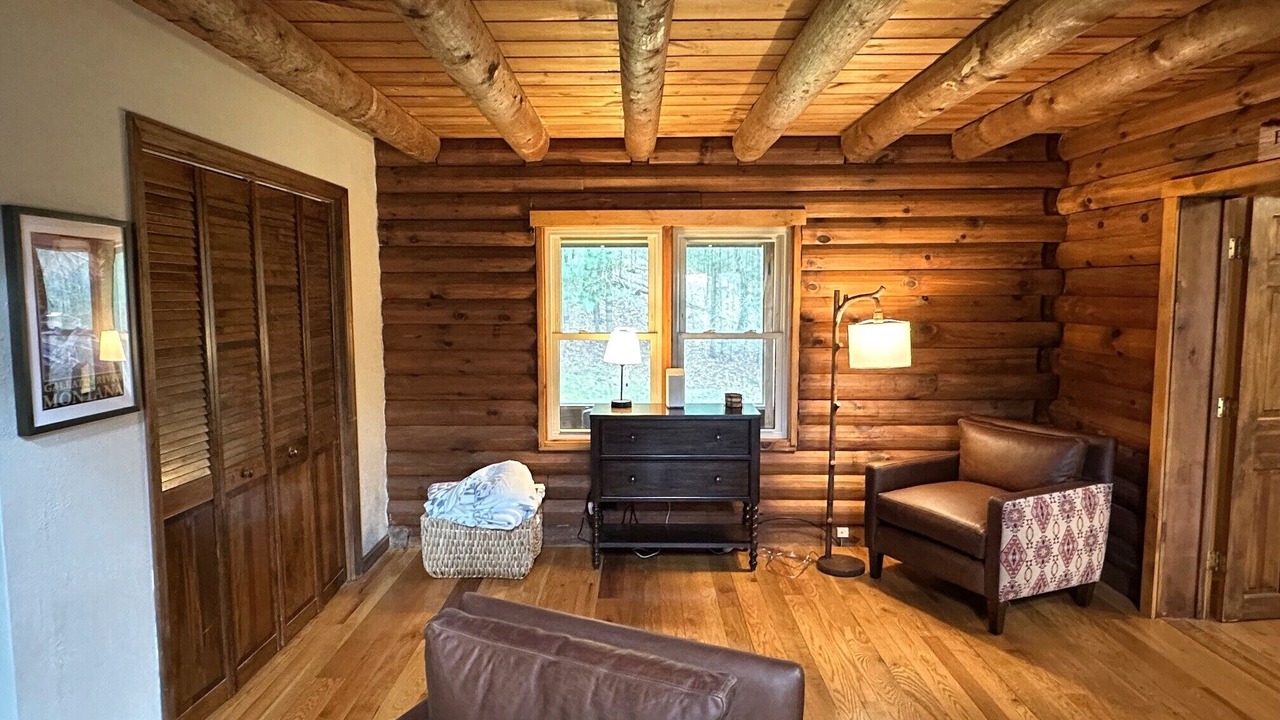 Photo of Livingroom in Boalsburg