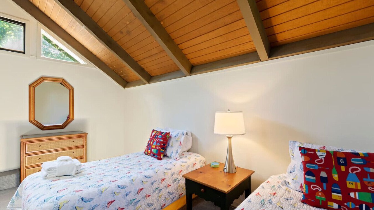 Photo of Bedroom in Night Heron