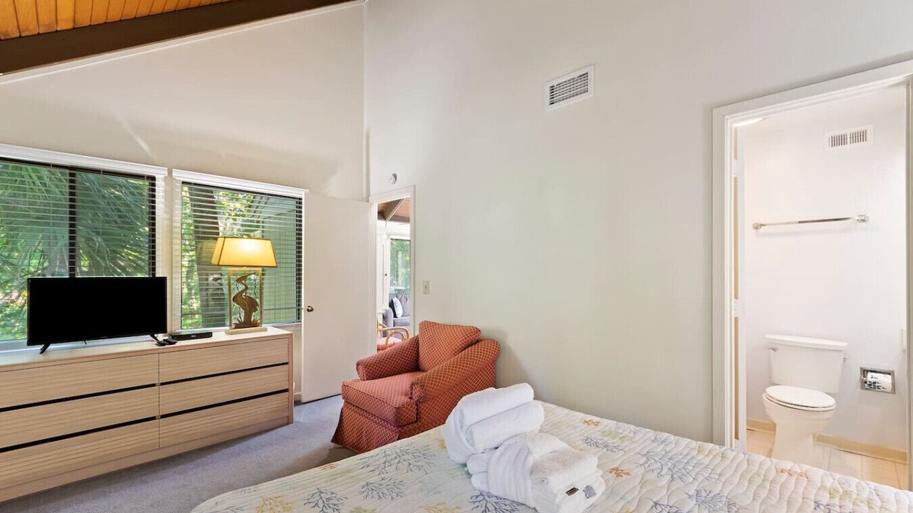 Photo of Bedroom in Night Heron