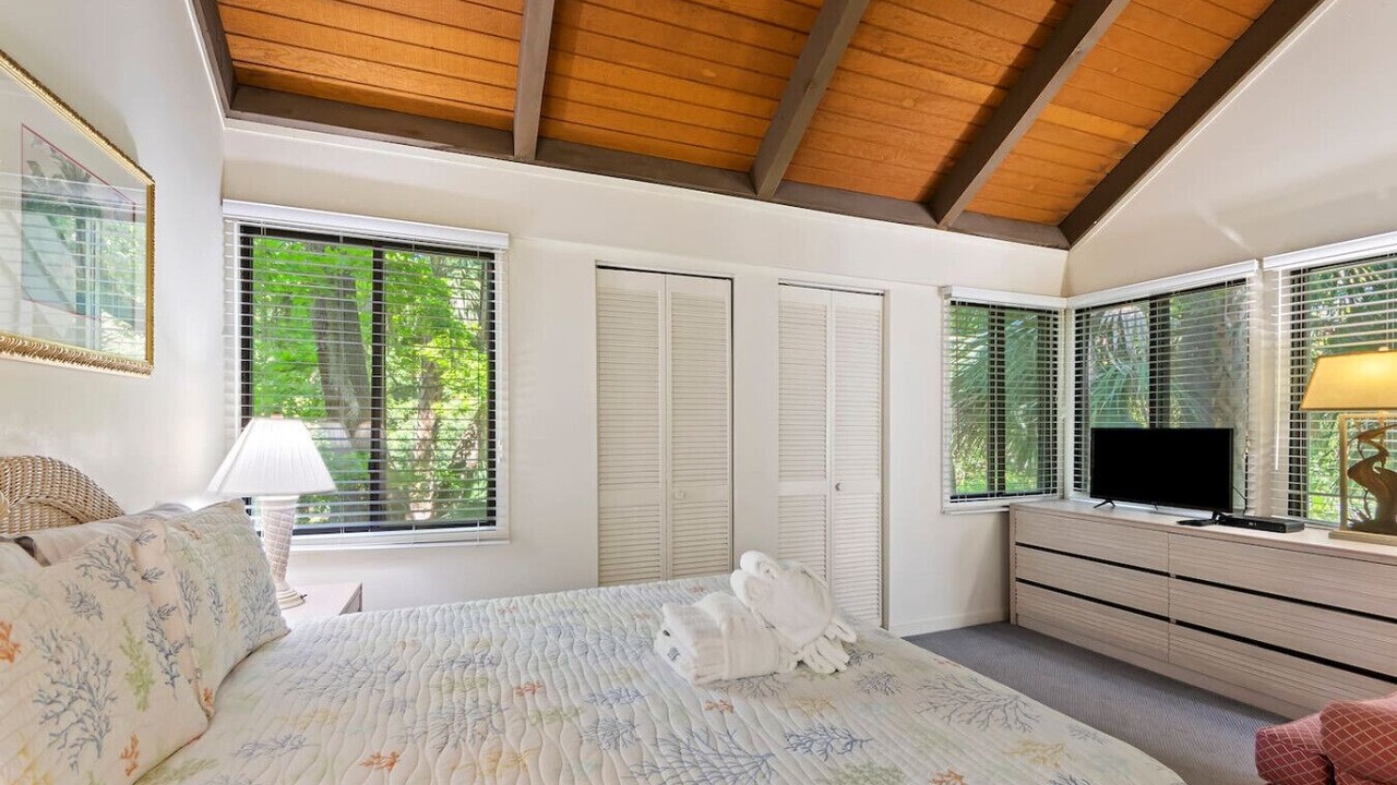 Photo of Bedroom in Night Heron
