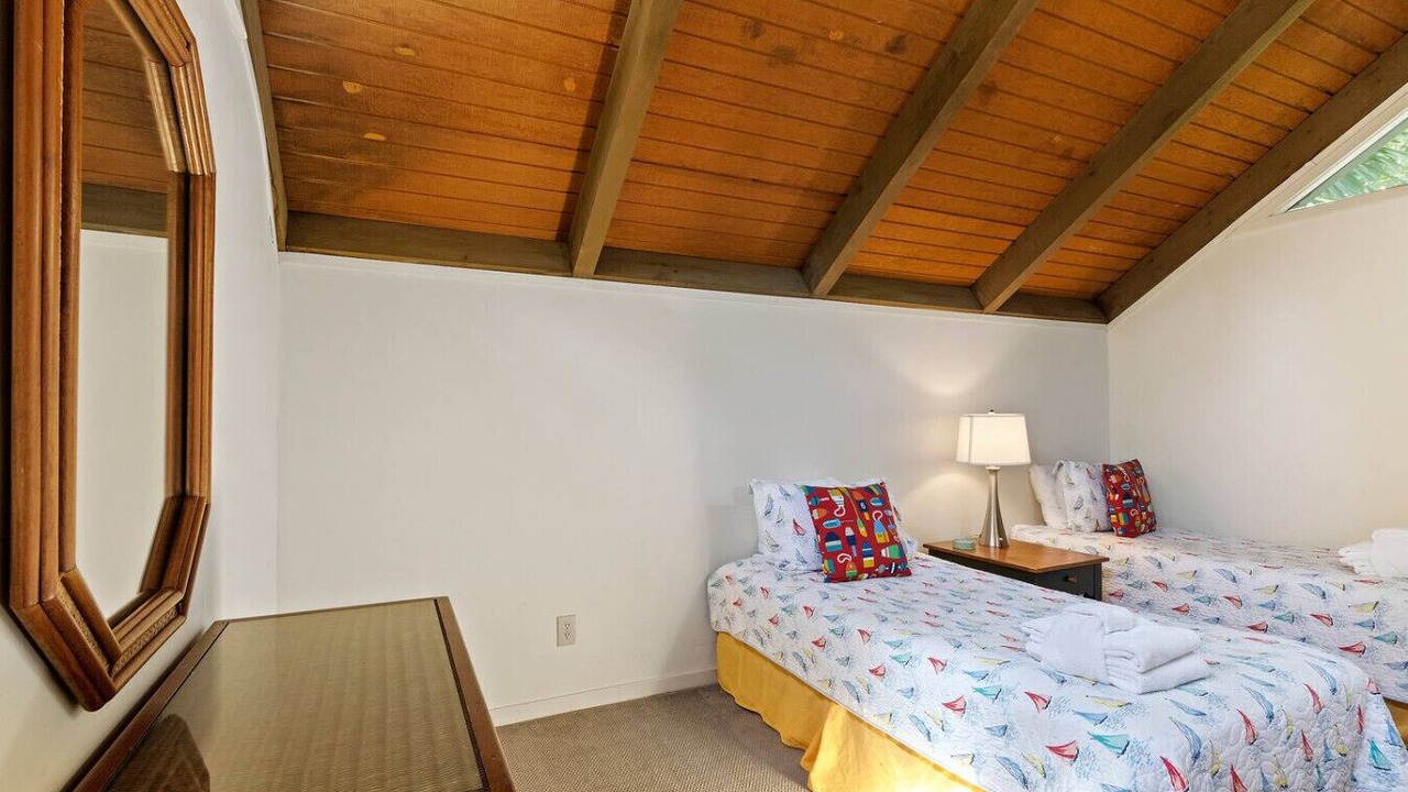 Photo of Bedroom in Night Heron