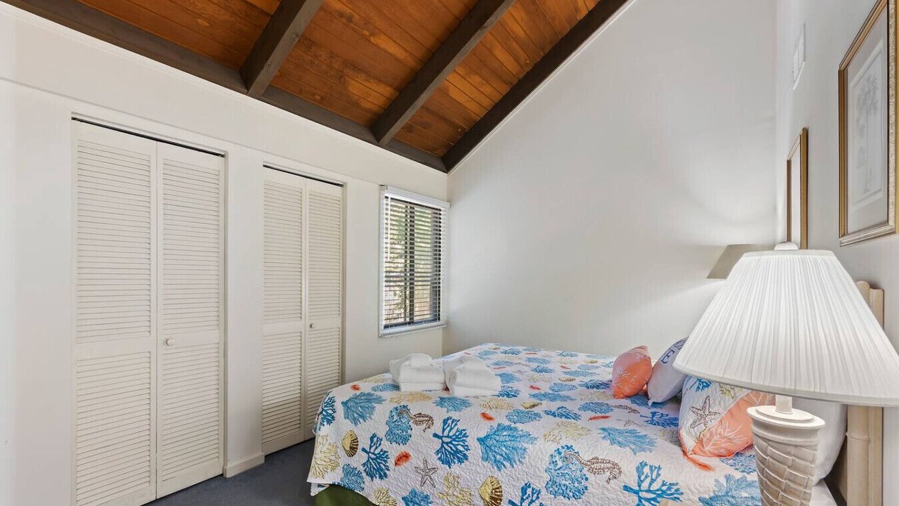 Photo of Bedroom in Night Heron