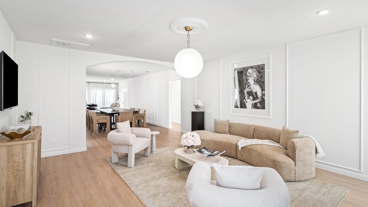 Photo of Livingroom in South Central Houston