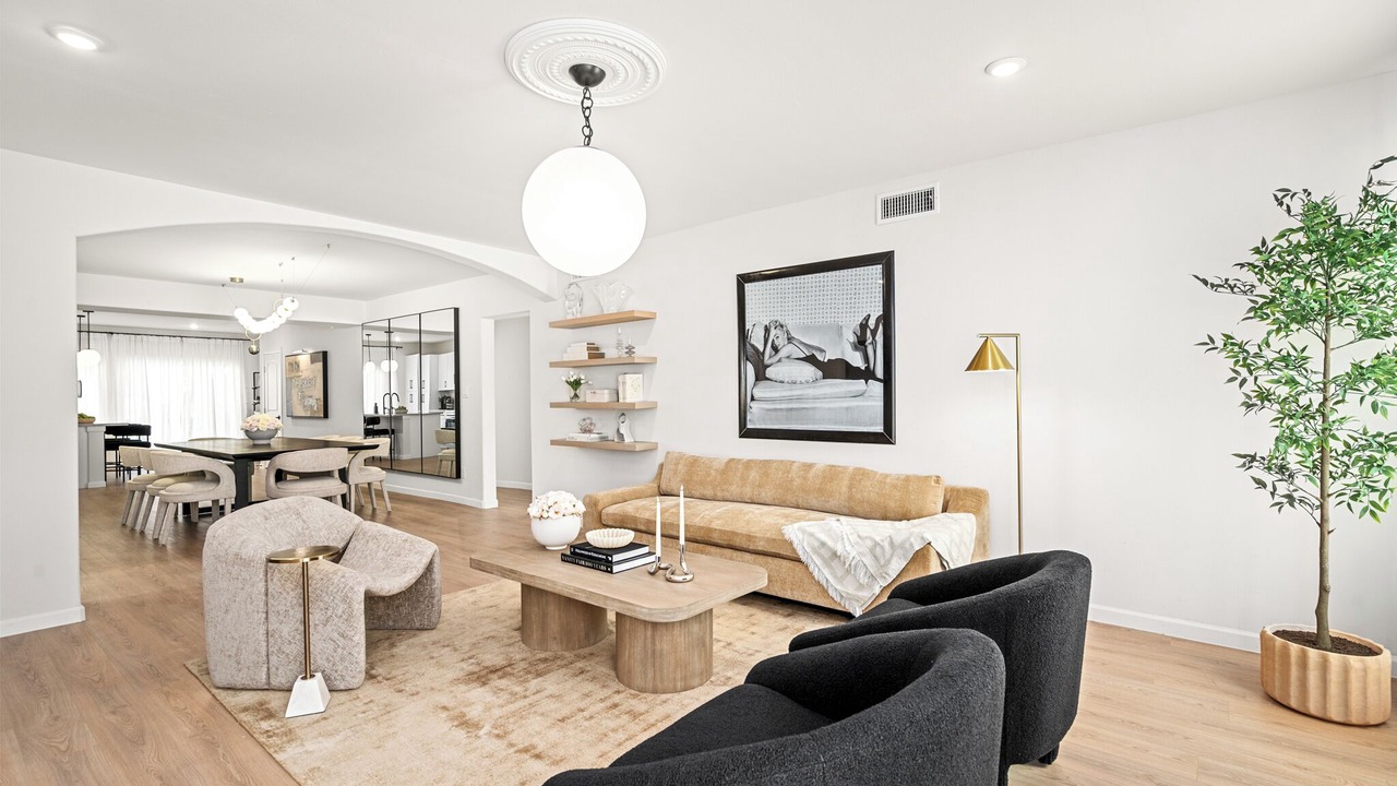 Photo of Livingroom in South Central Houston