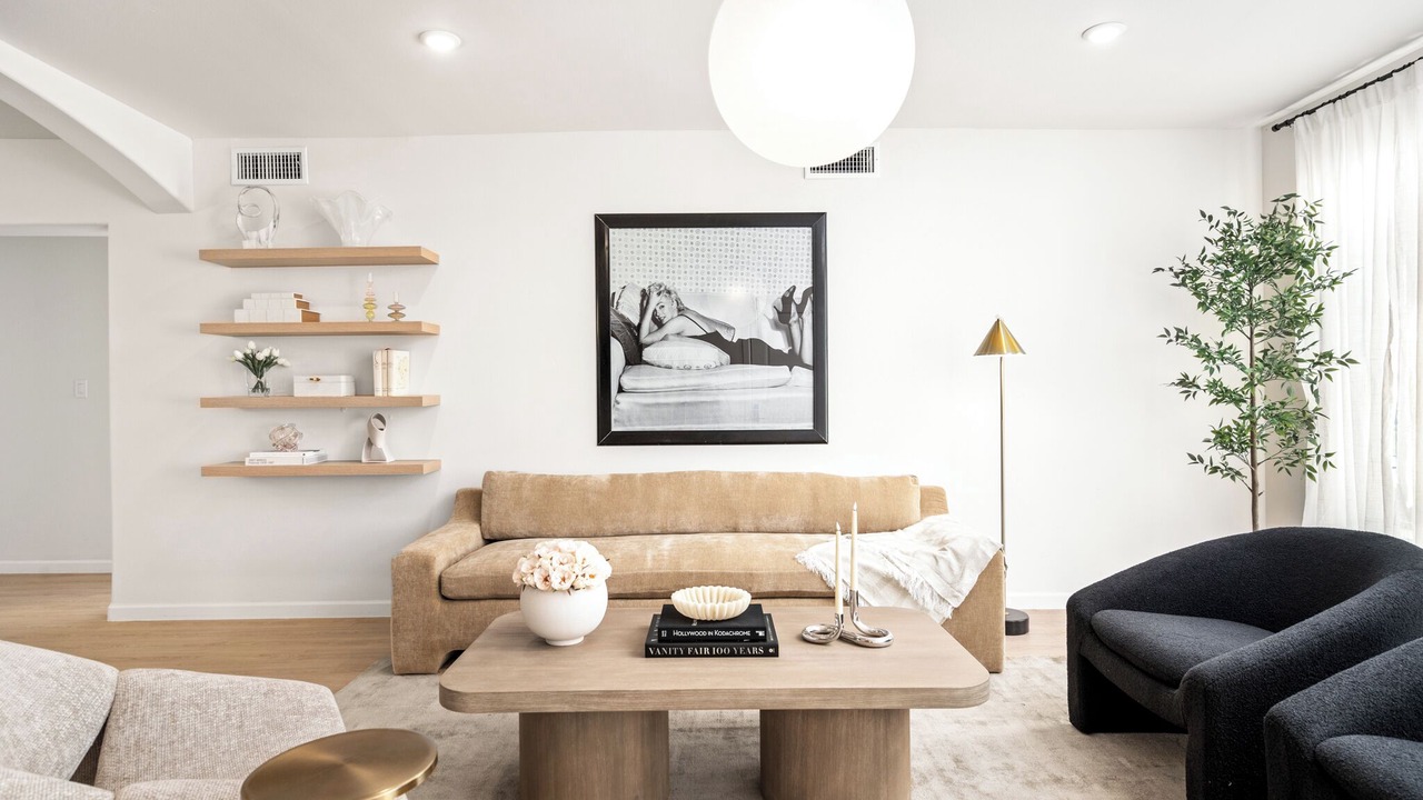 Photo of Livingroom in South Central Houston