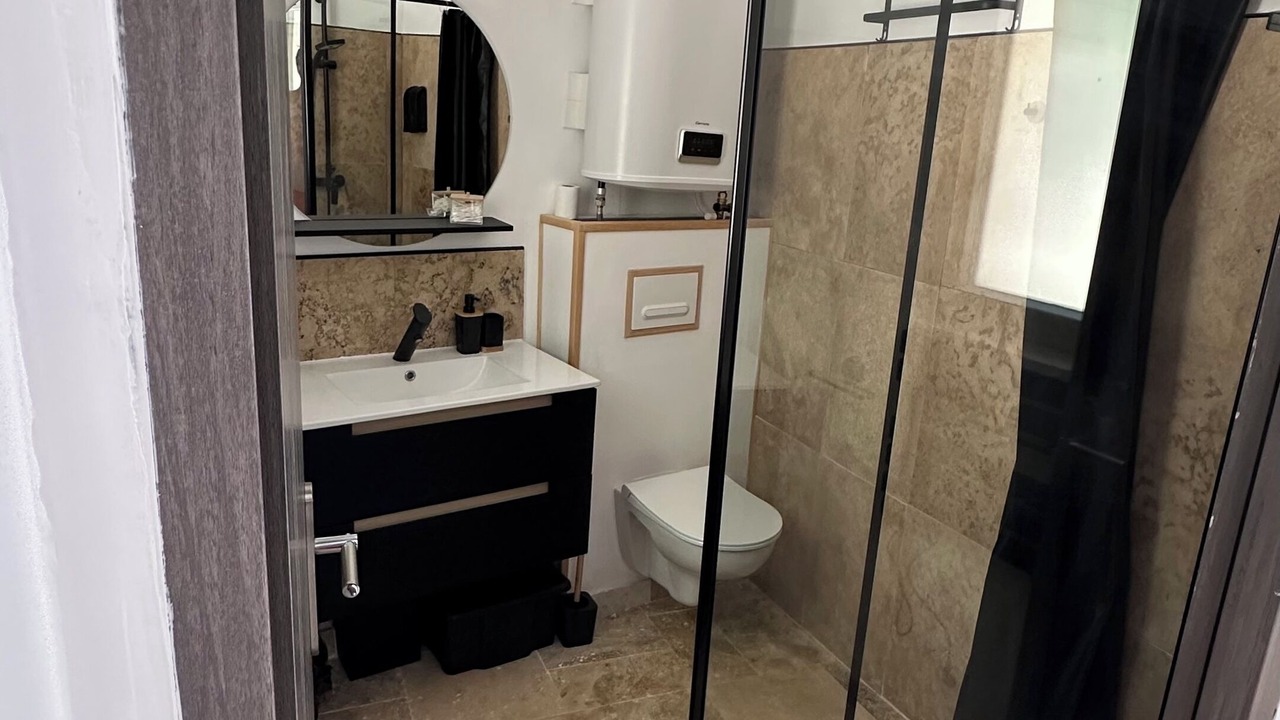 Photo of Bathroom in Saint-Quentin-la-Poterie