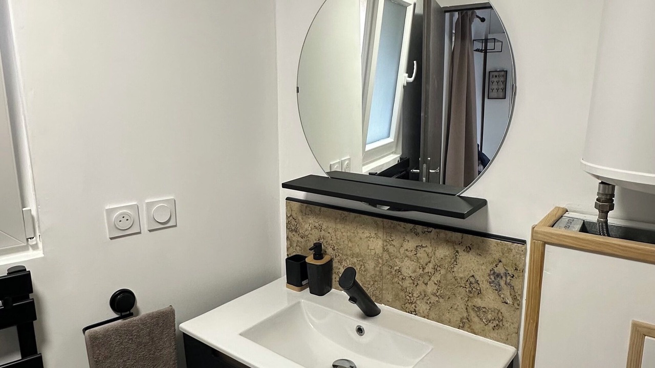 Photo of Bathroom in Saint-Quentin-la-Poterie