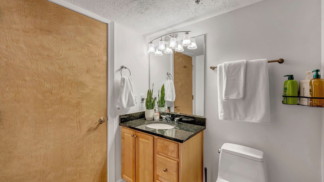 Photo of Bathroom in Ohio City