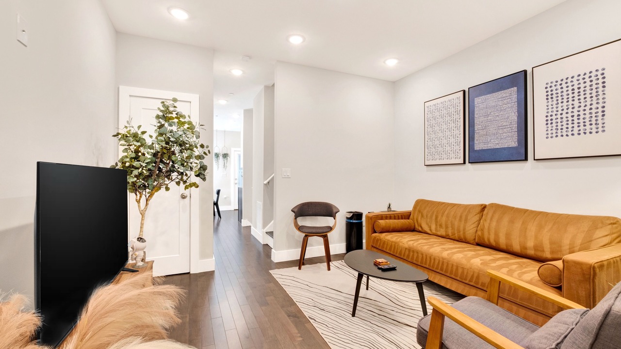 Photo of Livingroom in Center City