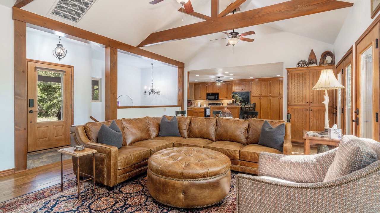 Photo of Livingroom in Bixby