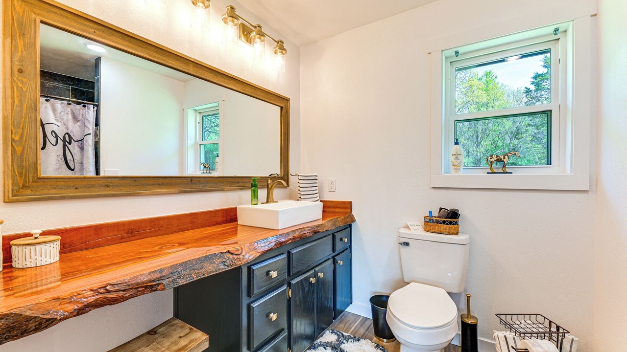 Photo of Bathroom in Tishomingo