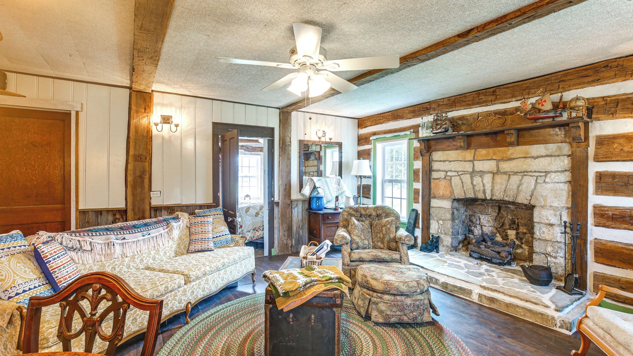 Photo of Livingroom in Perryville