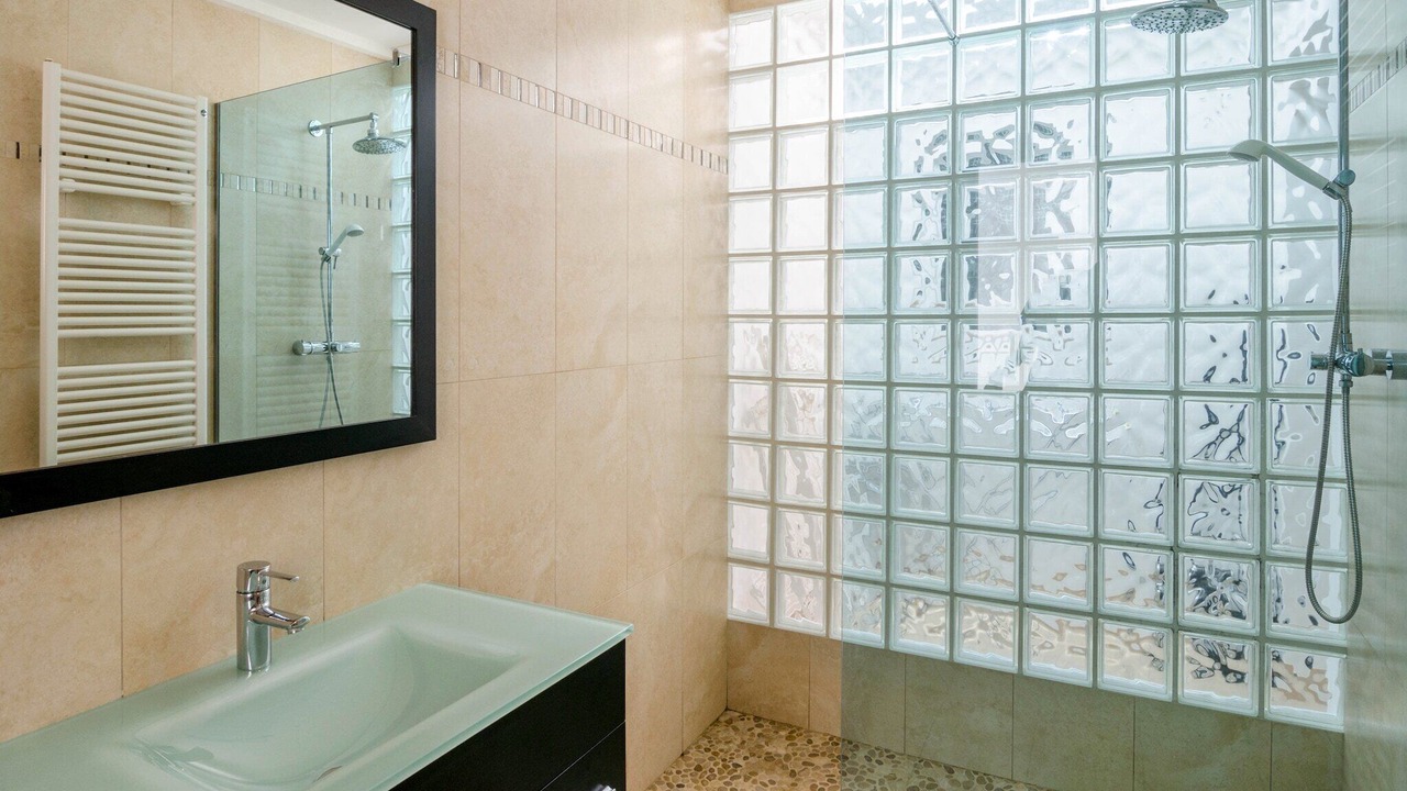 Photo of Bathroom in Benimeit
