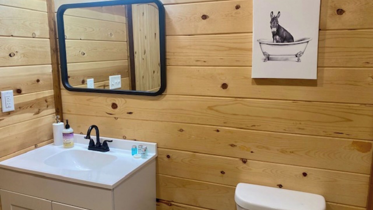 Photo of Bathroom in Golden