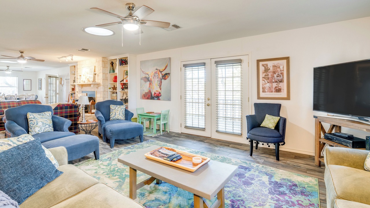 Photo of Livingroom in Horseshoe Bay
