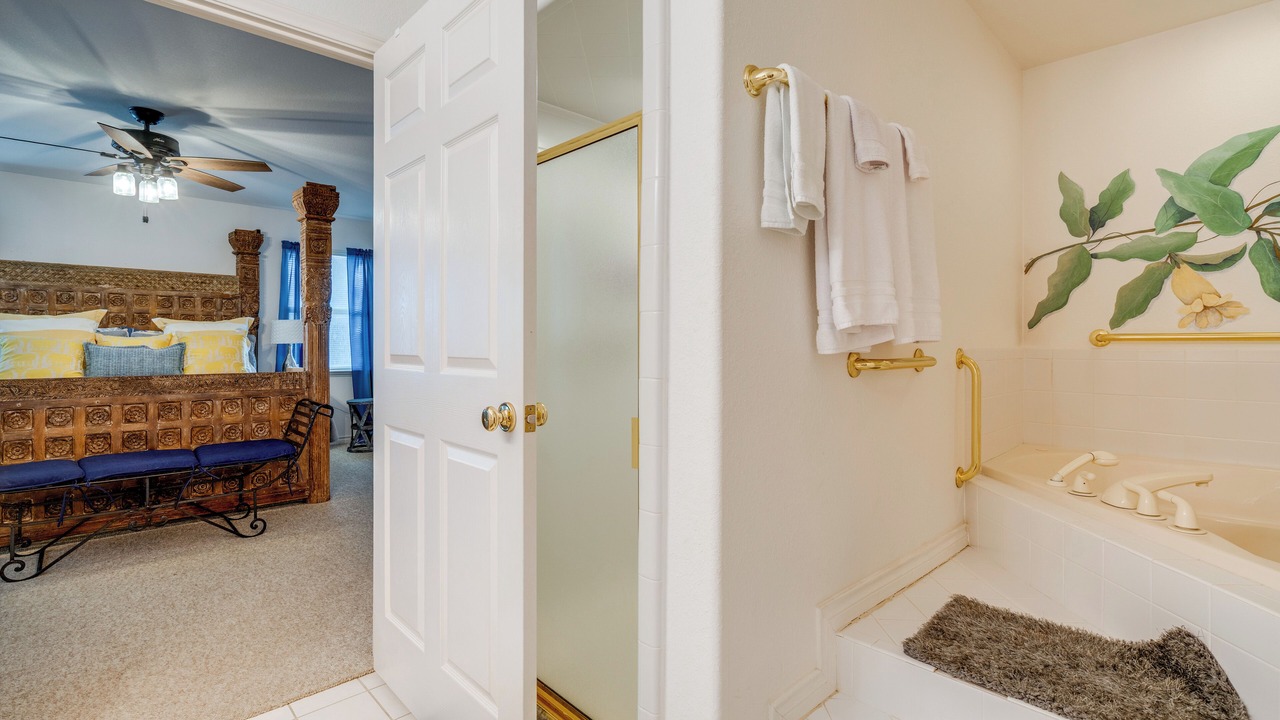 Photo of Bedroom in Horseshoe Bay