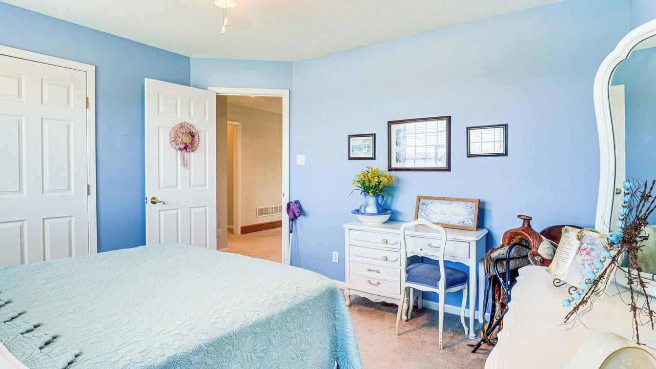 Photo of Bedroom in Warrensburg