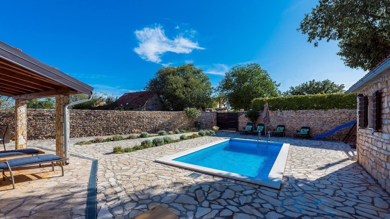 Photo of Outdoor in Promina