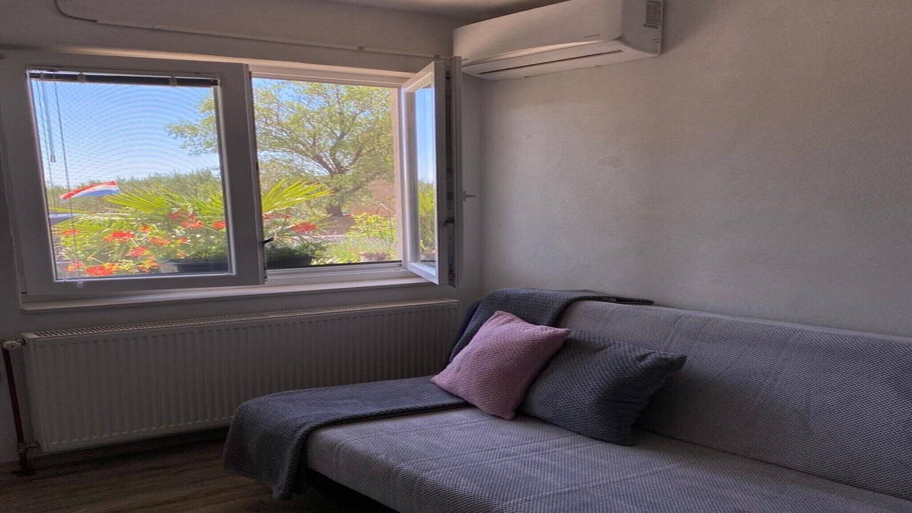 Photo of Livingroom in Bristane