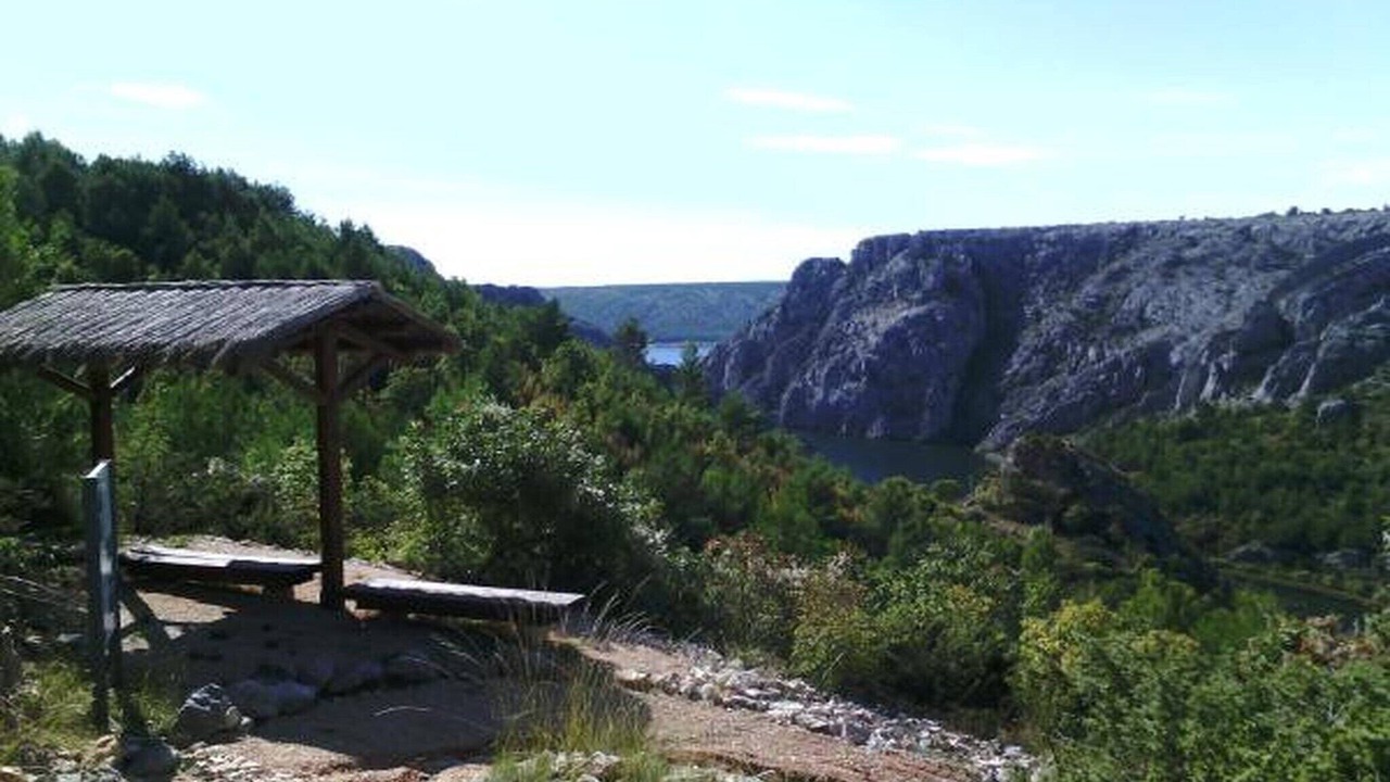 Photo of Others in Bristane