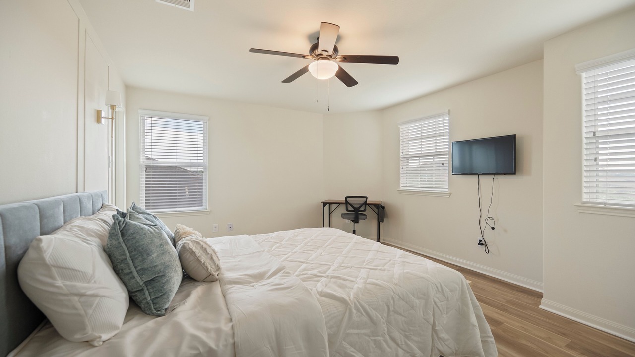 Photo of Bedroom in Humble