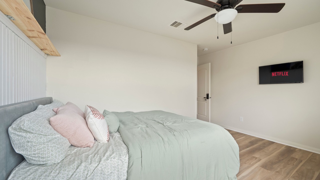 Photo of Bedroom in Humble