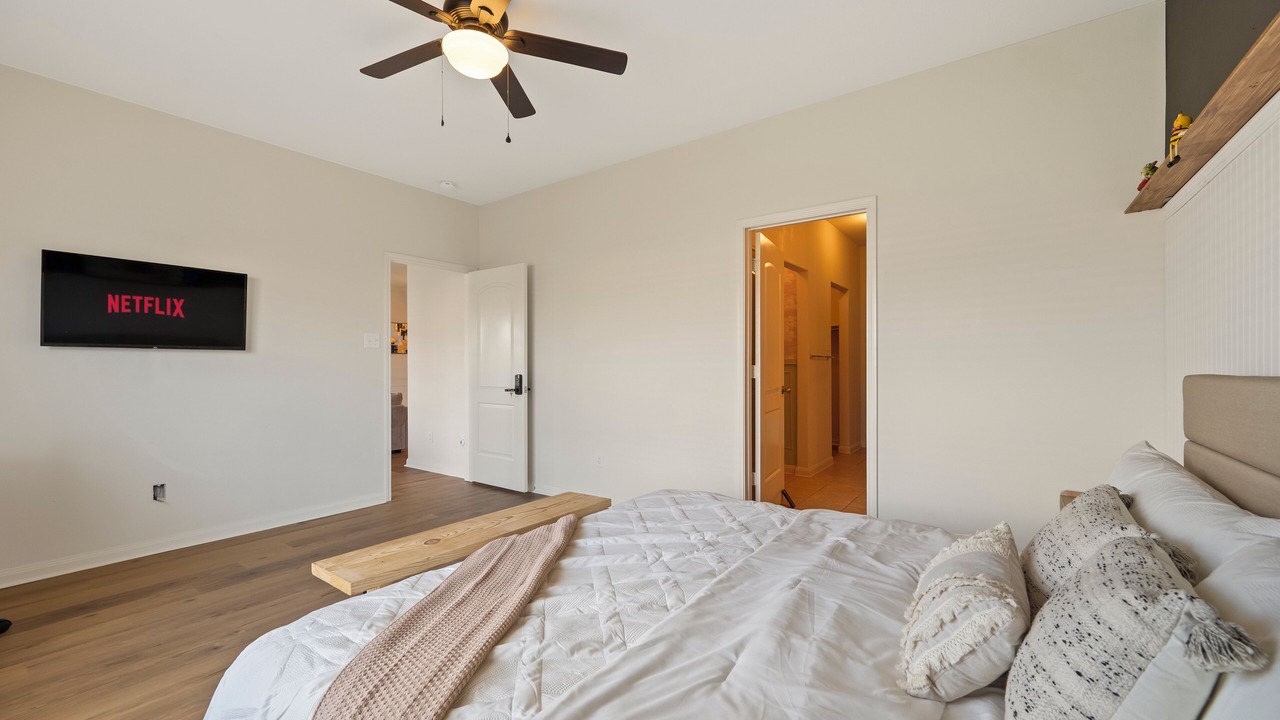 Photo of Bedroom in Humble