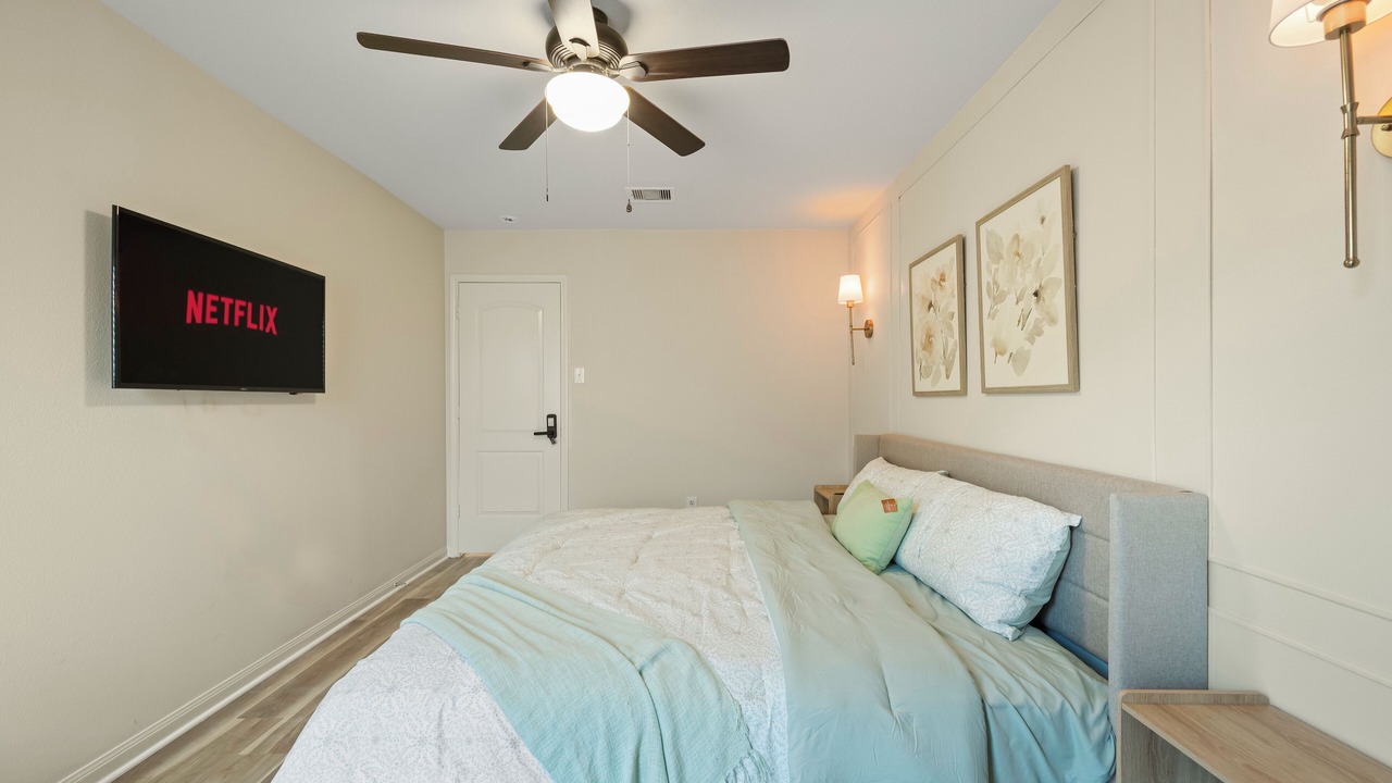 Photo of Bedroom in Humble