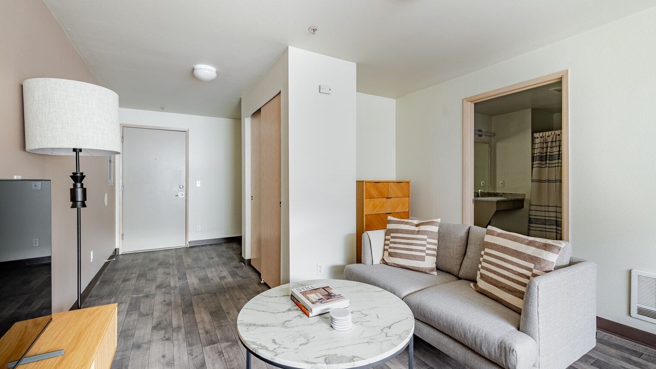 Photo of Livingroom in University District