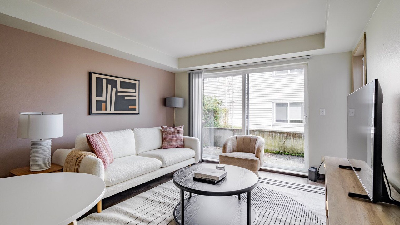 Photo of Livingroom in University District