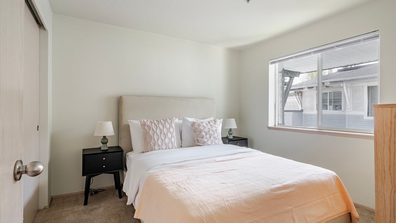 Photo of Bedroom in University District