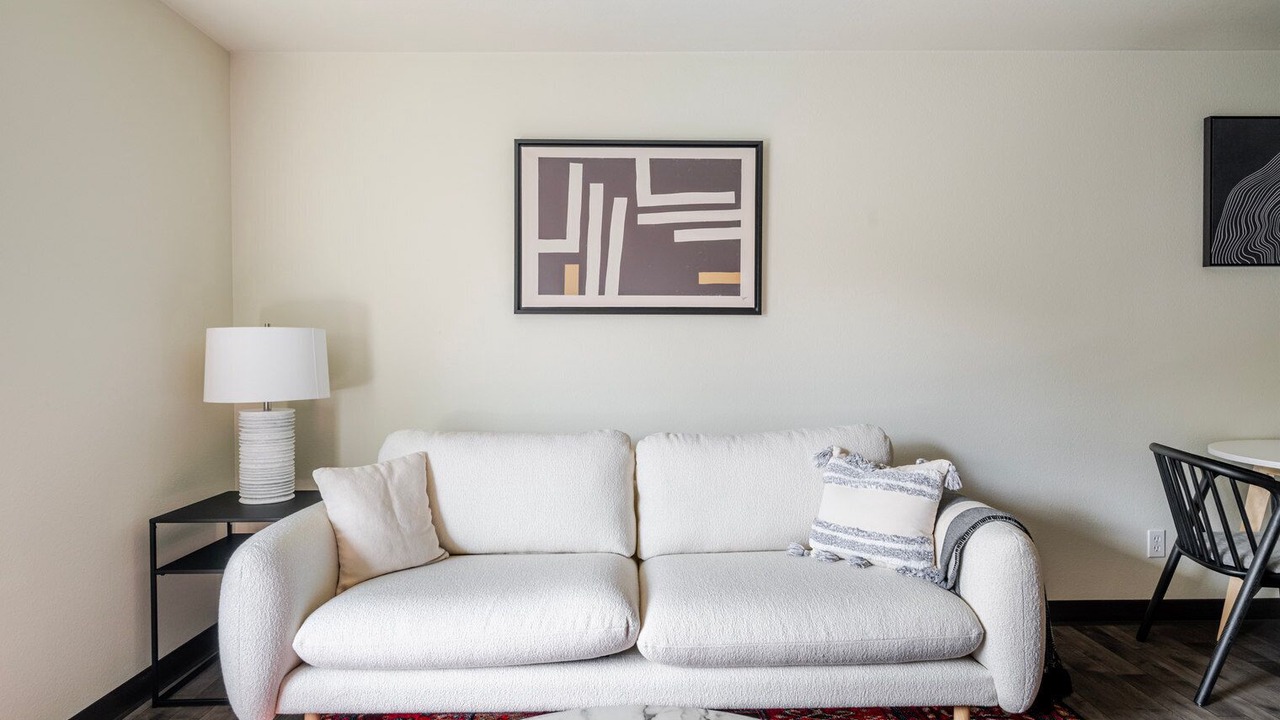 Photo of Livingroom in University District
