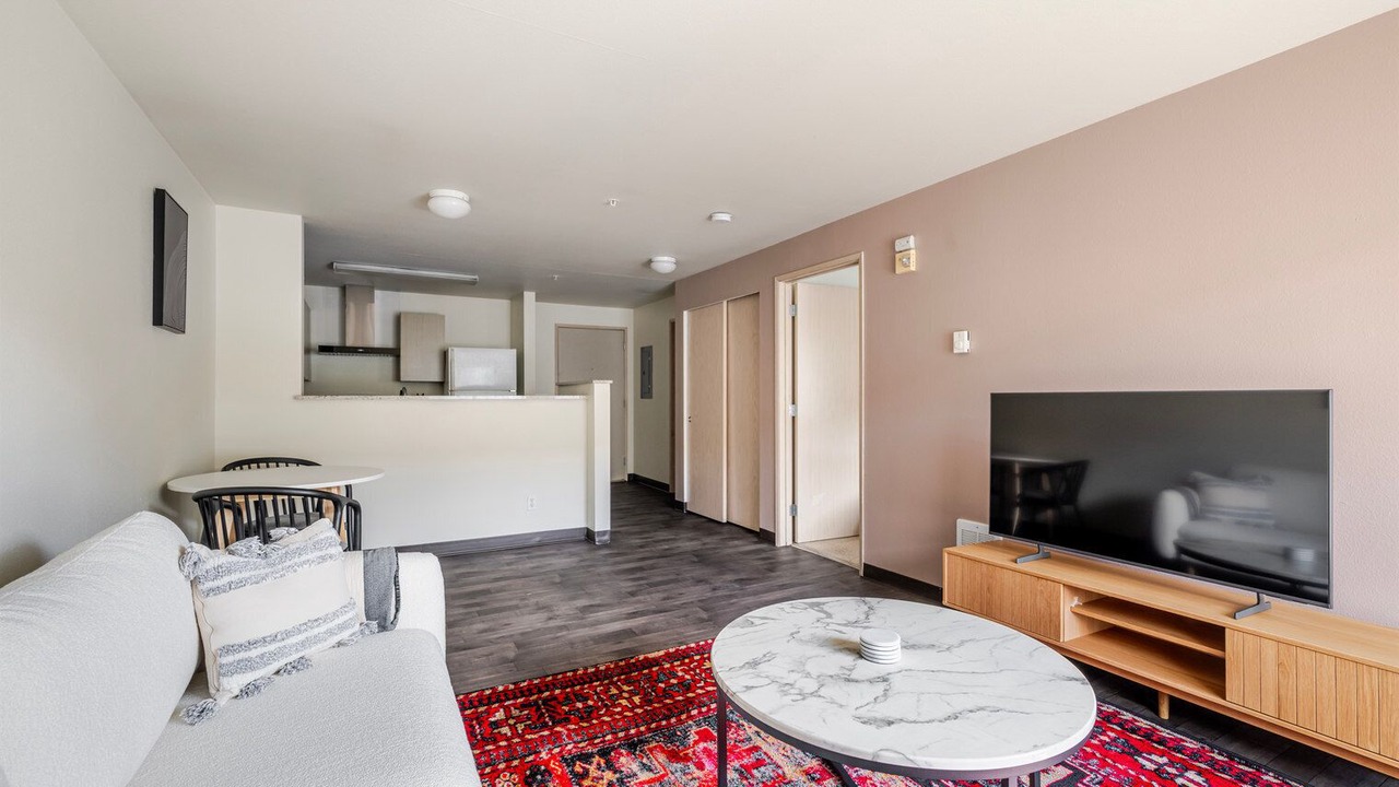 Photo of Livingroom in University District