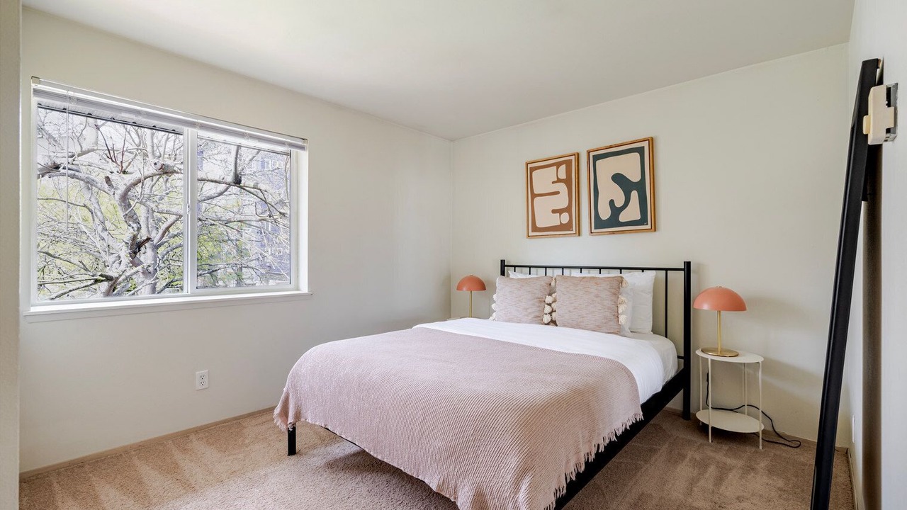 Photo of Bedroom in University District