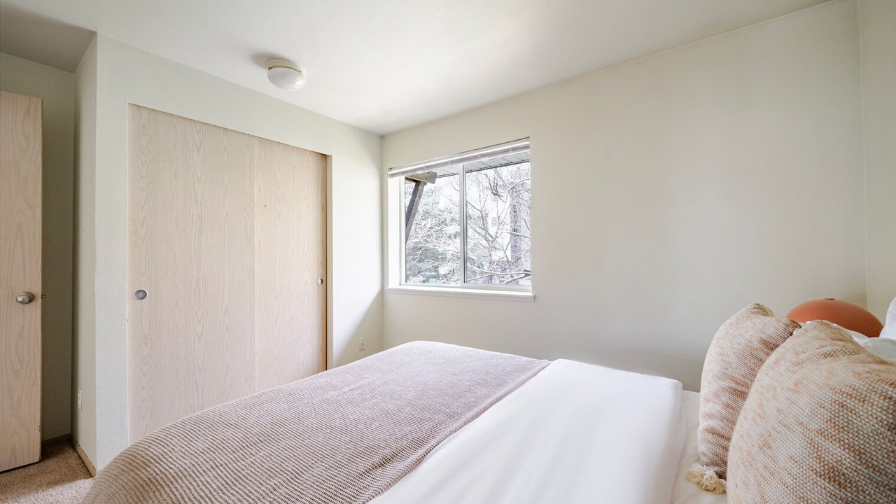 Photo of Bedroom in University District
