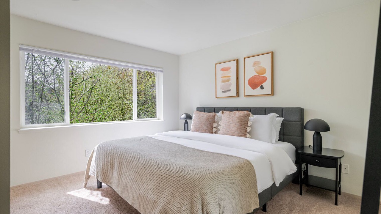 Photo of Bedroom in University District