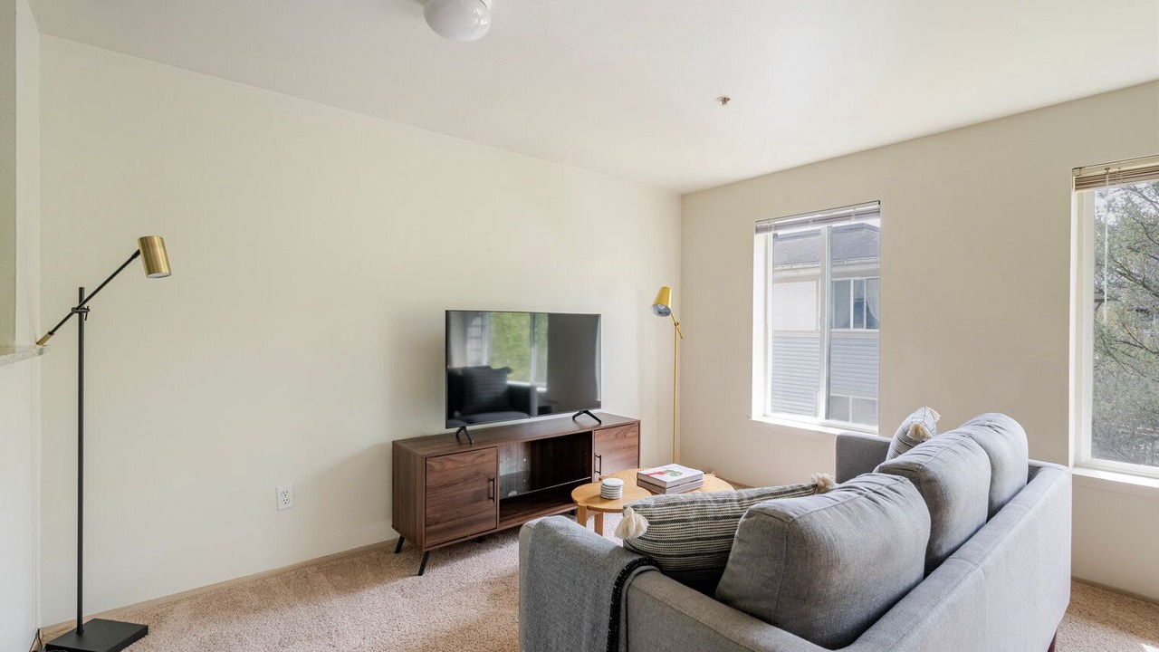 Photo of Livingroom in University District