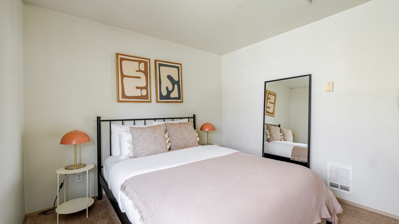 Photo of Bedroom in University District