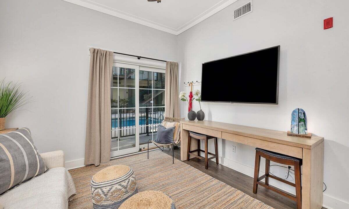 Photo of Livingroom in King City