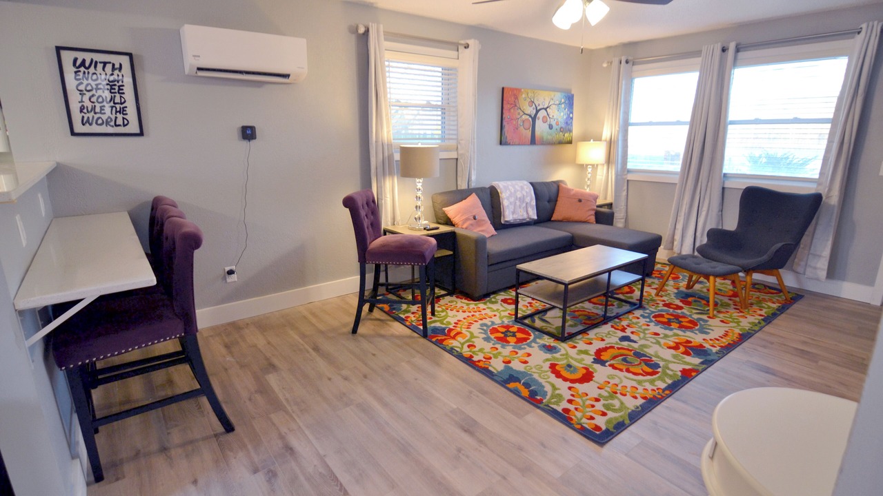 Photo of Livingroom in Stanford