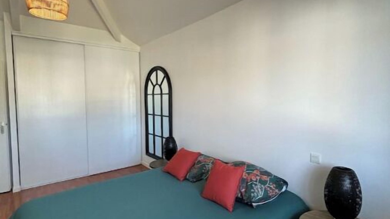 Photo of Bedroom in Lanton