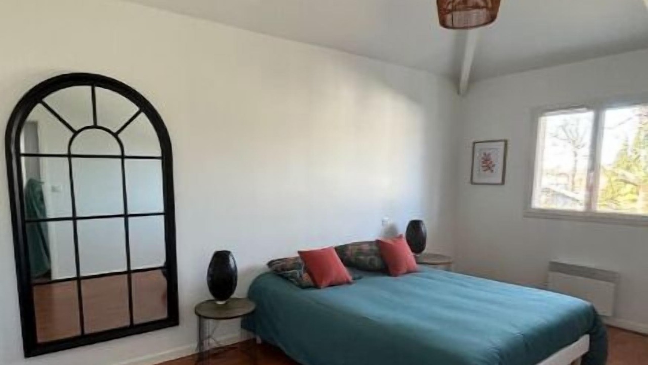 Photo of Bedroom in Lanton