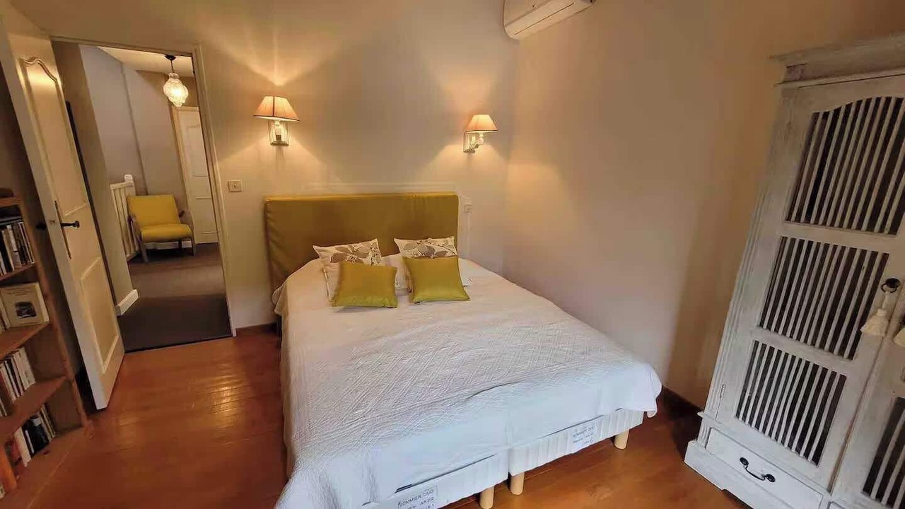 Photo of Bedroom in Robion