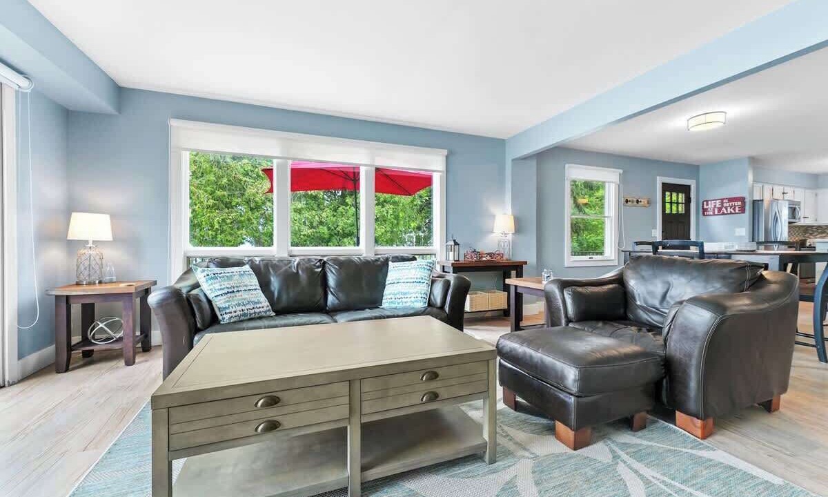 Photo of Livingroom in Suttons Bay