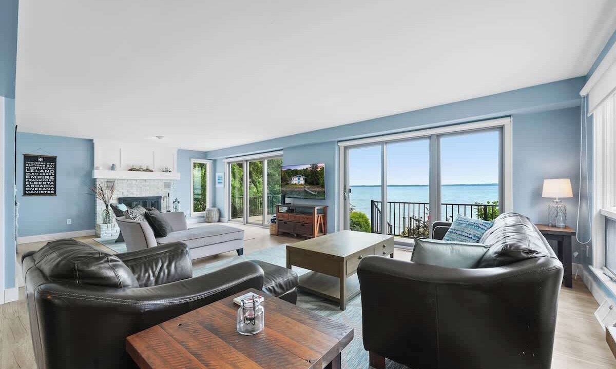 Photo of Livingroom in Suttons Bay