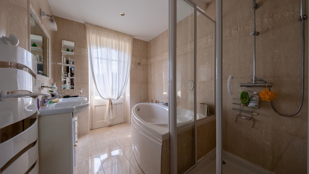 Photo of Bathroom in Saverdun